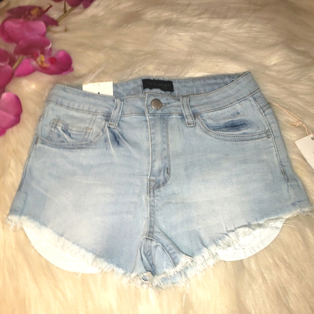 NWT Women's Small Light Blue Frayed Hem Denim Jean Shorts Festival Beach Summer